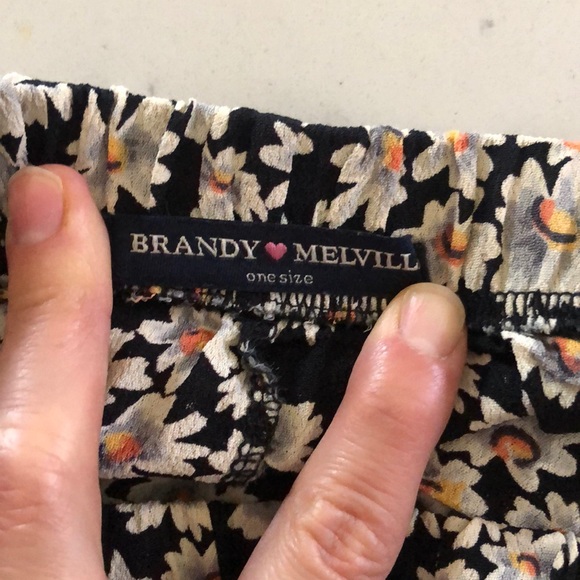 🌼Brandy Melville Skater Skirt🌼 - Picture 2 of 2